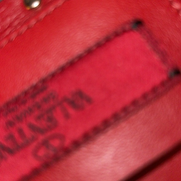 Preloved Garavani Valentino pvc rock studd hand bag pristine cond has dust bag - Picture 8 of 11